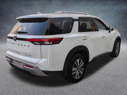 2024 Nissan Pathfinder SL 4WD