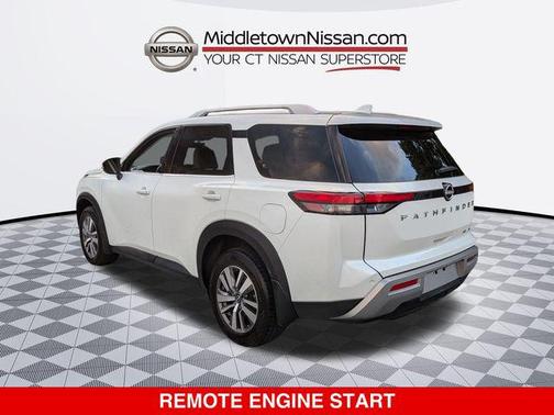 2024 Nissan Pathfinder SL 4WD