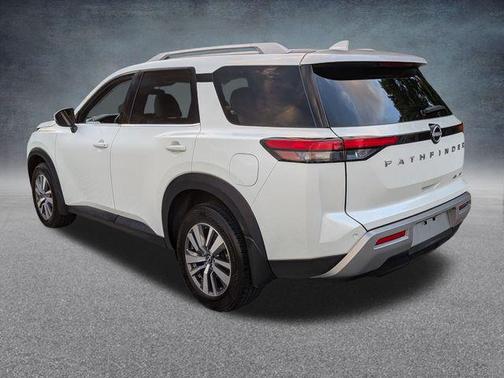2024 Nissan Pathfinder SL 4WD