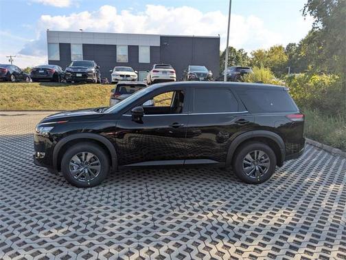 2025 Nissan Pathfinder S 4WD