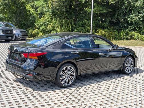 2025 Nissan Altima 2.5 SL