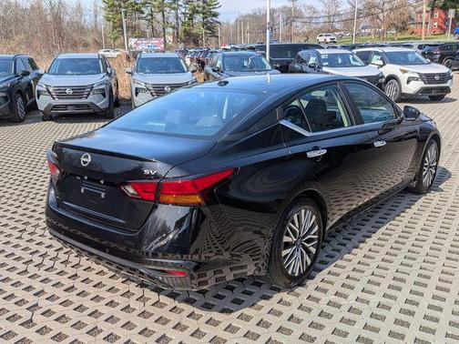 Super Black 2024 Nissan Altima 2.5 SV