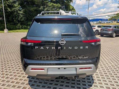 2025 Nissan Pathfinder SL 4WD