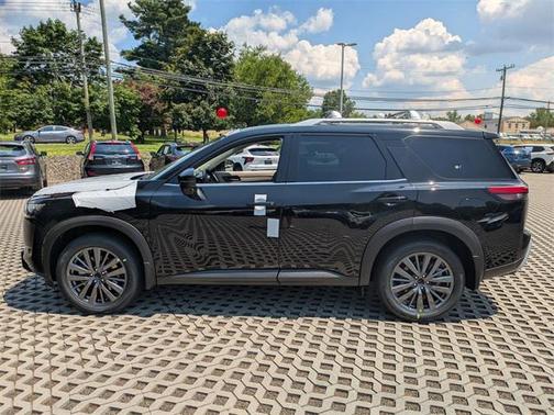 2025 Nissan Pathfinder SL 4WD