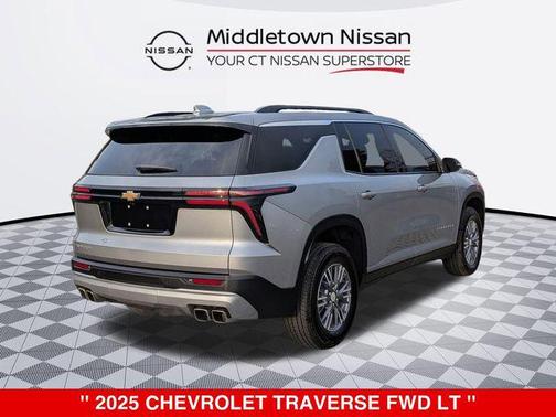 2025 Chevrolet Traverse LT