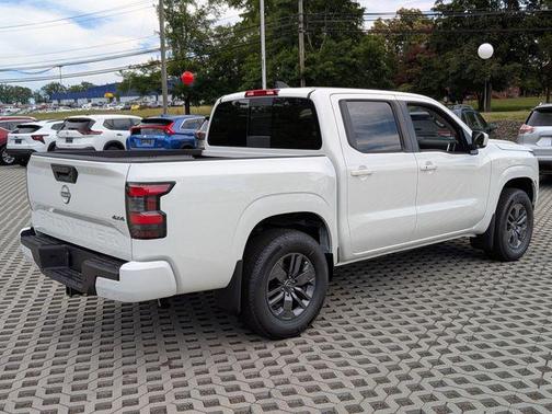 2025 Nissan Frontier SV