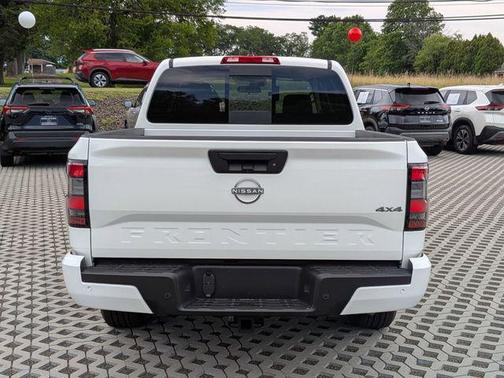 2025 Nissan Frontier SV