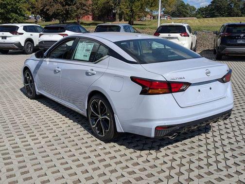 2025 Nissan Altima SR FWD