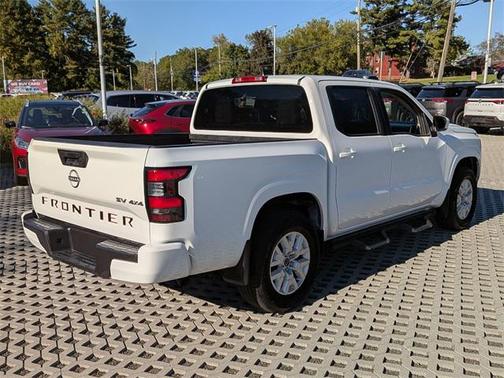 2022 Nissan Frontier SV