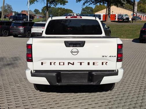 2022 Nissan Frontier SV