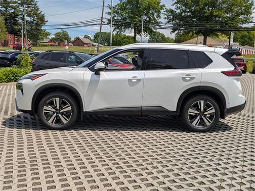 2025 Nissan Rogue SL