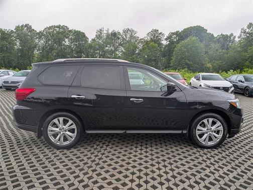2018 Nissan Pathfinder SL