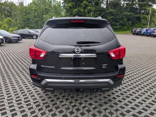 2018 Nissan Pathfinder SL