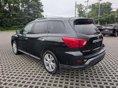 2018 Nissan Pathfinder SL