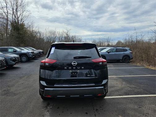 2025 Nissan Rogue SL