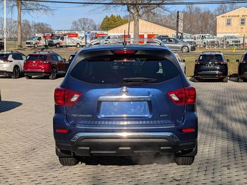 2017 Nissan Pathfinder S