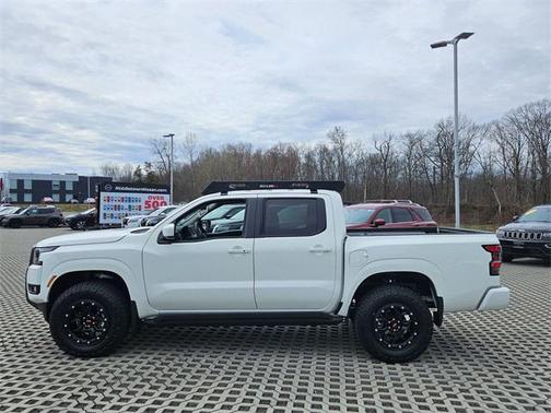 2025 Nissan Frontier SV