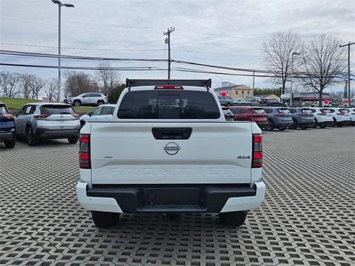 2025 Nissan Frontier SV