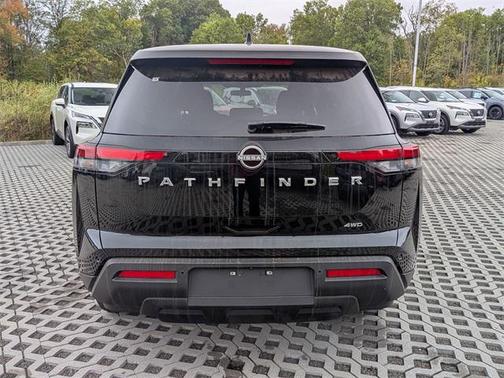 2025 Nissan Pathfinder S 4WD