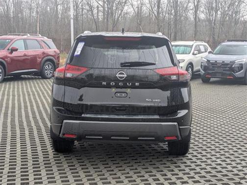 2025 Nissan Rogue SL