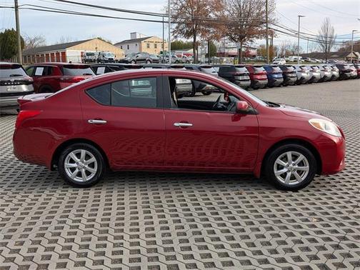 2014 Nissan Versa 1.6 SV