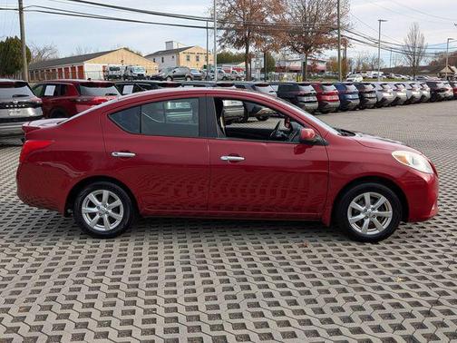 2014 Nissan Versa 1.6 SV