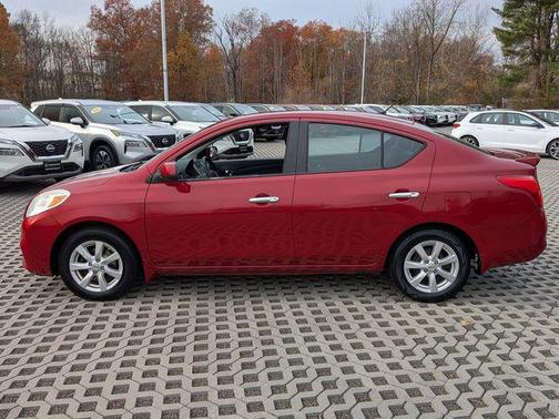 2014 Nissan Versa 1.6 SV