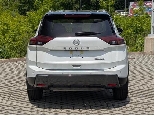 2025 Nissan Rogue SL