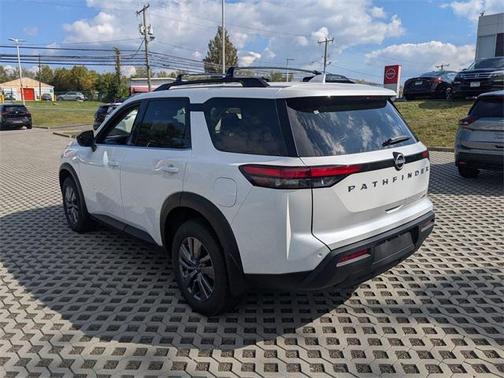 2025 Nissan Pathfinder SV 4WD