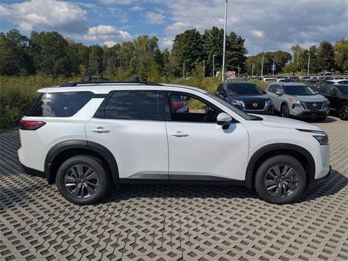 2025 Nissan Pathfinder SV 4WD