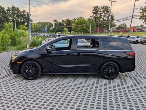 Crystal Black Pearl 2024 Honda Odyssey Sport