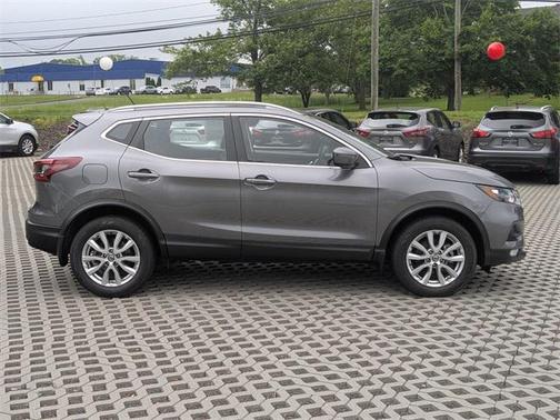 2022 Nissan Rogue Sport SV