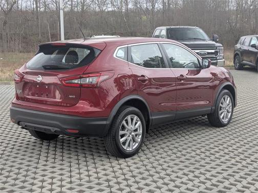 2022 Nissan Rogue Sport S