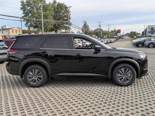 2025 Nissan Pathfinder S 4WD