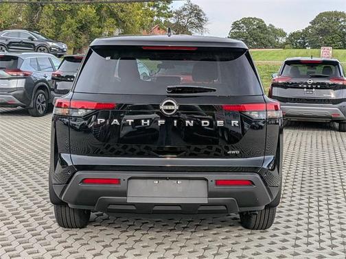 2025 Nissan Pathfinder S 4WD
