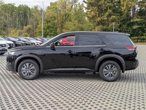 2025 Nissan Pathfinder S 4WD