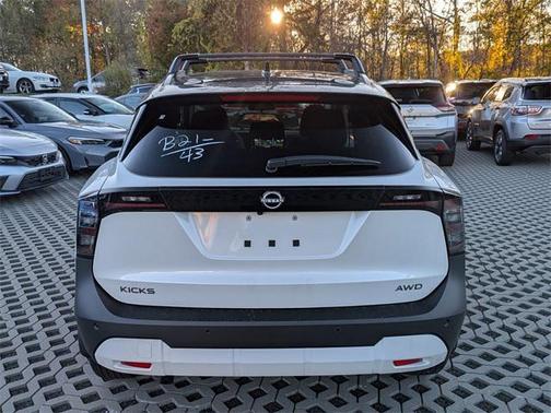 2026 Nissan Kicks SV