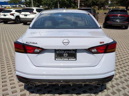 2025 Nissan Altima SR FWD