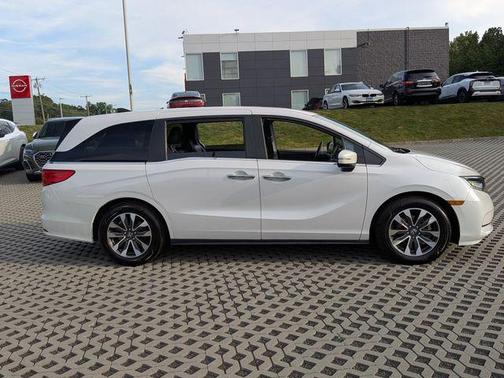 Platinum White Pearl 2023 Honda Odyssey EX-L