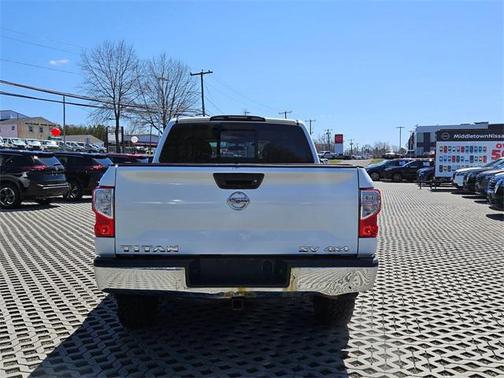 2017 Nissan Titan SV