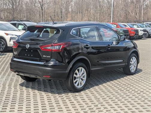 2022 Nissan Rogue Sport SV