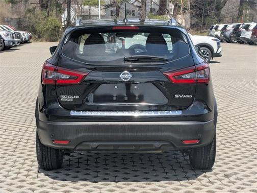2022 Nissan Rogue Sport SV