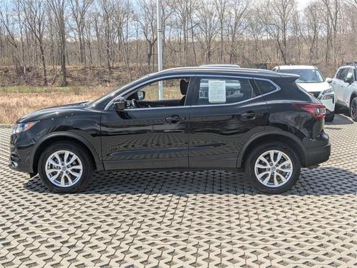 2022 Nissan Rogue Sport SV