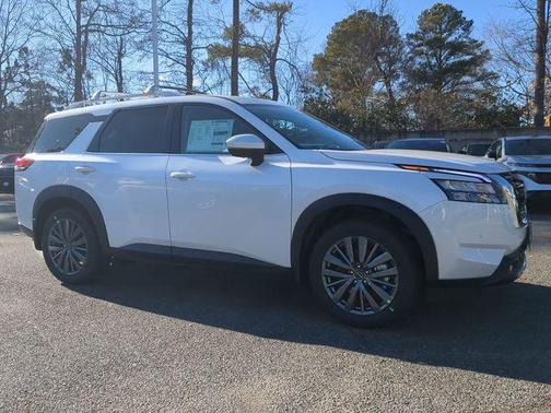 2025 Nissan Pathfinder SL 4WD