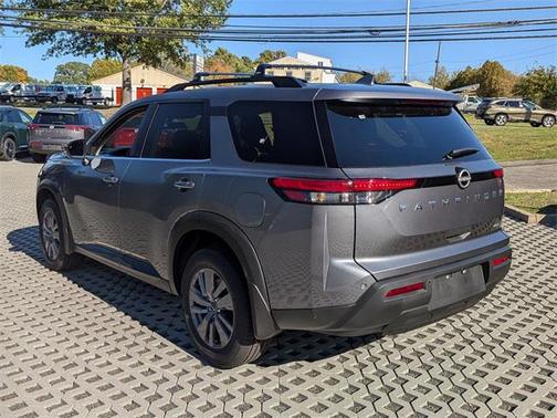 2025 Nissan Pathfinder SV 4WD
