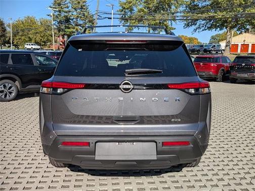 2025 Nissan Pathfinder SV 4WD