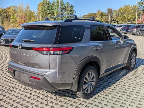 2025 Nissan Pathfinder SV 4WD