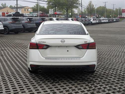 2023 Nissan Altima SR FWD
