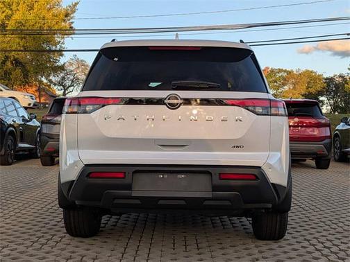 2025 Nissan Pathfinder SV 4WD