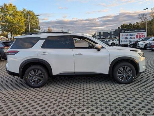 2025 Nissan Pathfinder SV 4WD